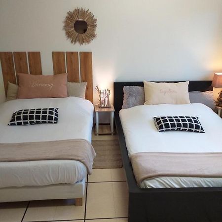 Chez Naomi Bed and Breakfast Saint-Jean-de-Cornies Buitenkant foto