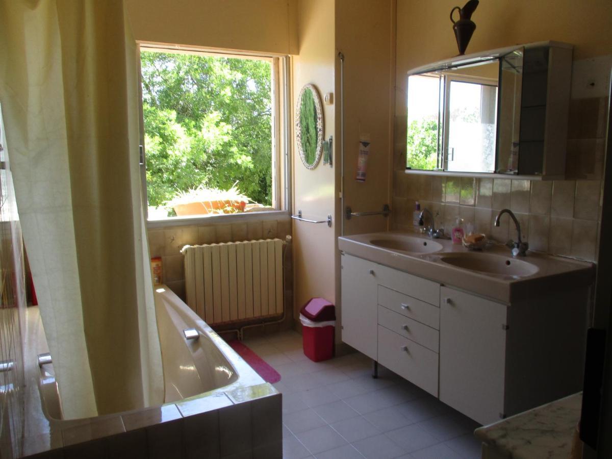 Chez Naomi Bed and Breakfast Saint-Jean-de-Cornies Buitenkant foto